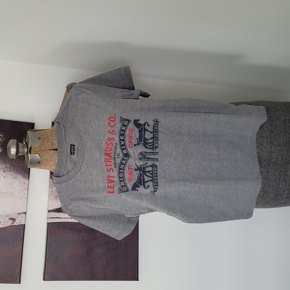 Levi's Strauss &  Co. UNISEX NOVELTY T-SHIRT